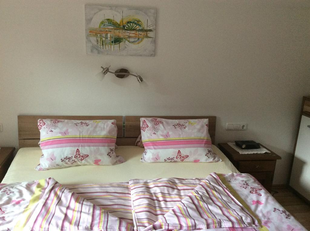 Haus Eder Burgi Hotel Nikolsdorf Ruang foto