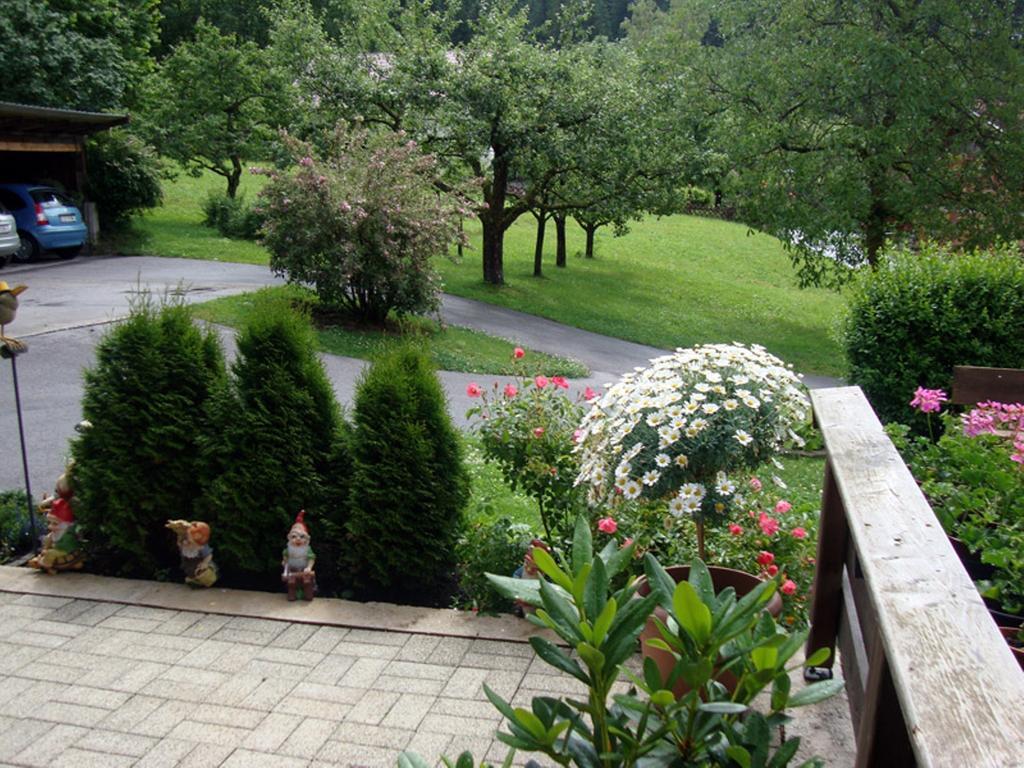 Haus Eder Burgi Hotel Nikolsdorf Bagian luar foto